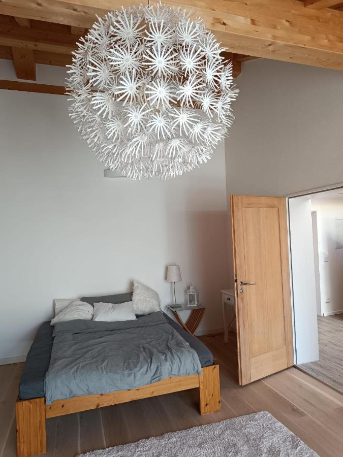 Apartment Unterm Dach Mit Kleinem Seeblick Münsing Екстериор снимка