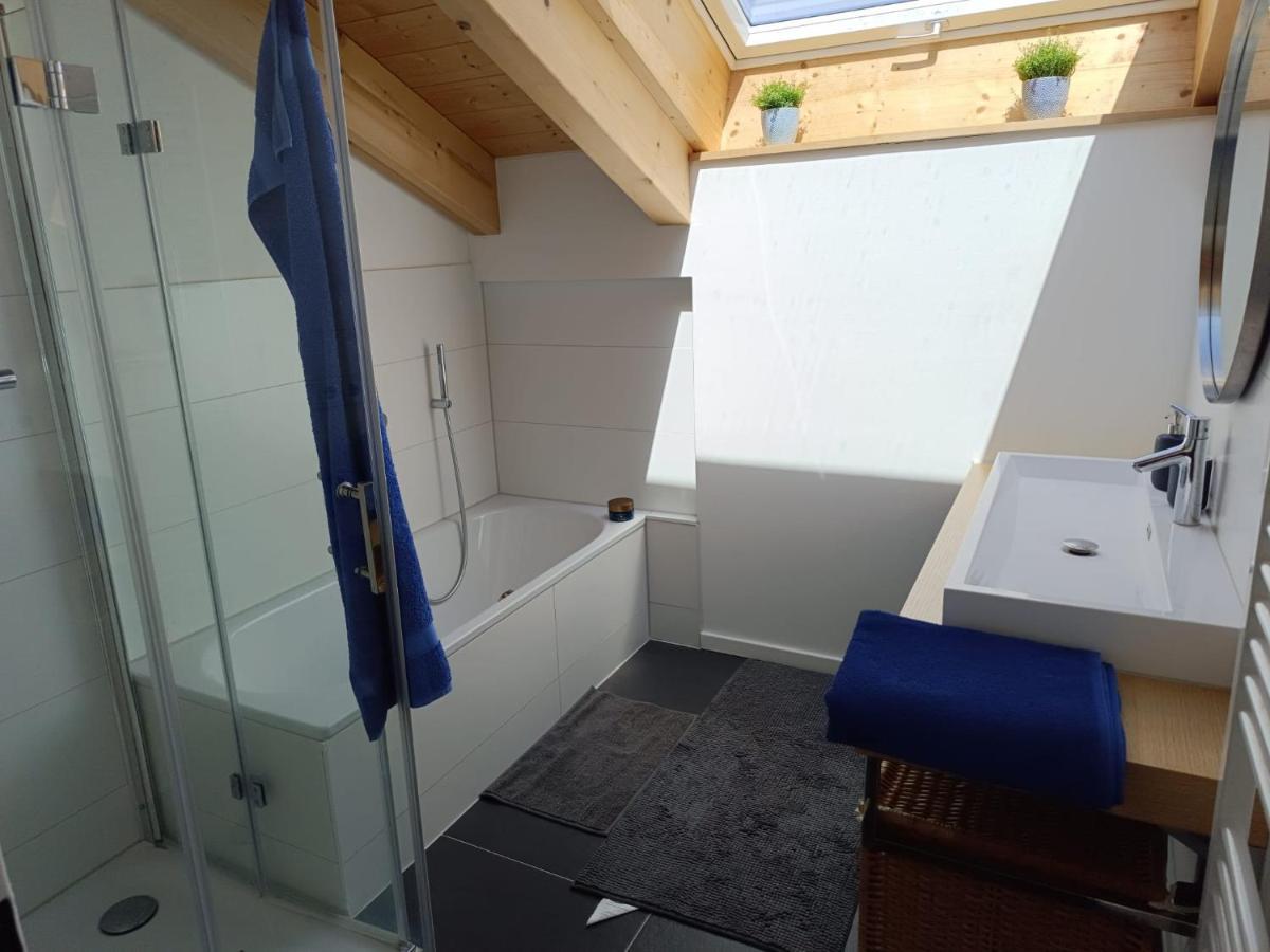 Apartment Unterm Dach Mit Kleinem Seeblick Münsing Екстериор снимка