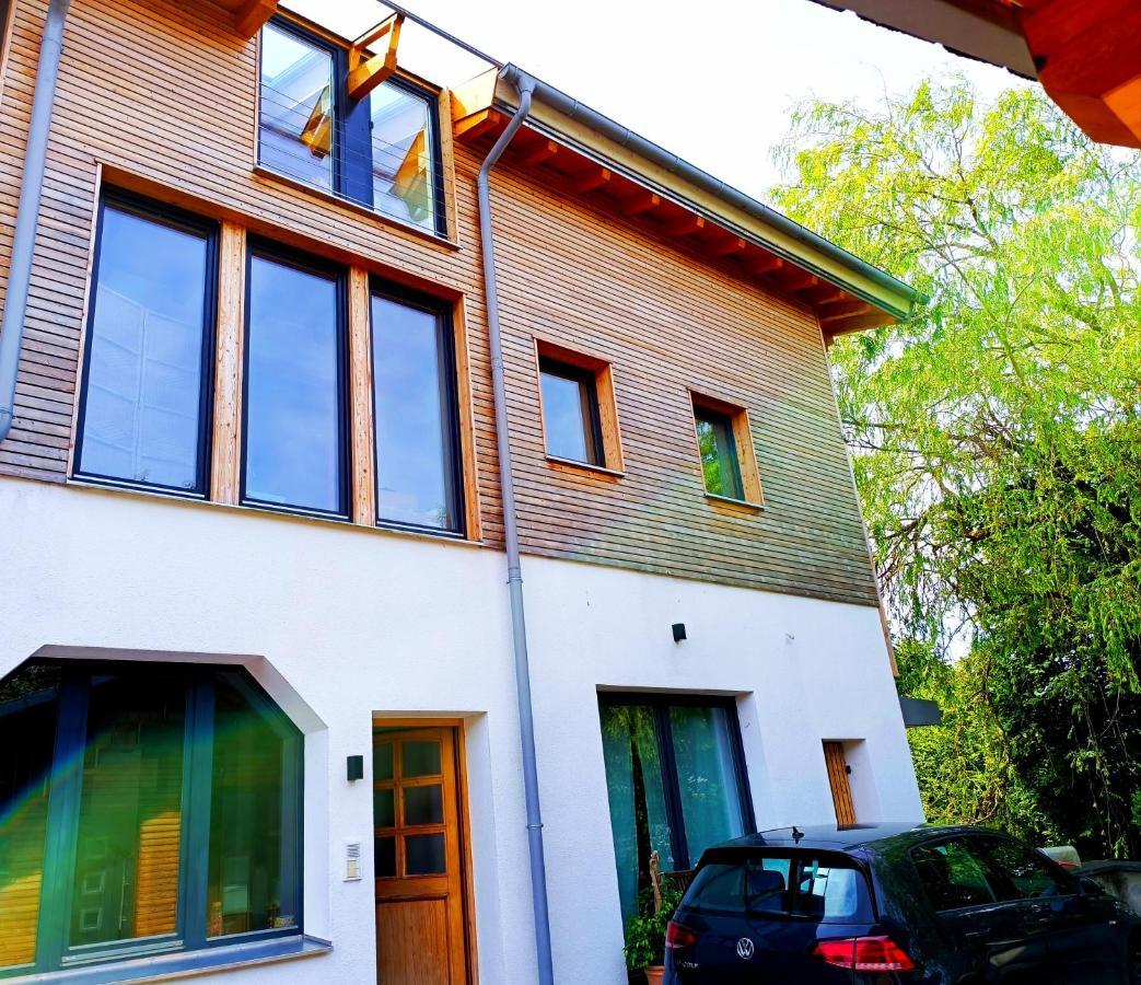 Apartment Unterm Dach Mit Kleinem Seeblick Münsing Екстериор снимка