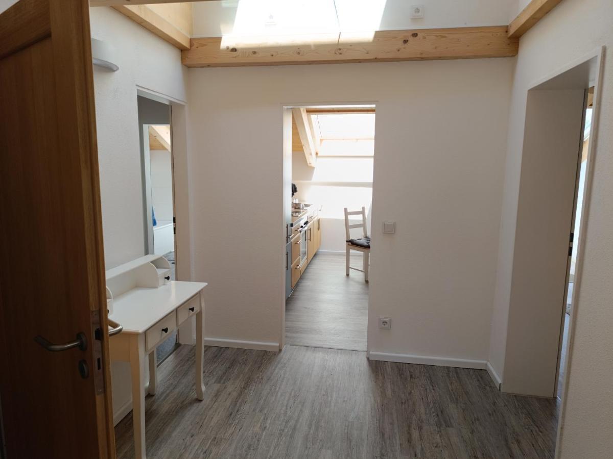 Apartment Unterm Dach Mit Kleinem Seeblick Münsing Екстериор снимка